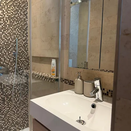 Mit Balkon Im Zentrum *